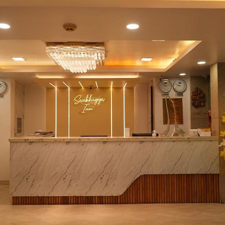 Saubhagya Inn By Kempinski Λάκναου Εξωτερικό φωτογραφία