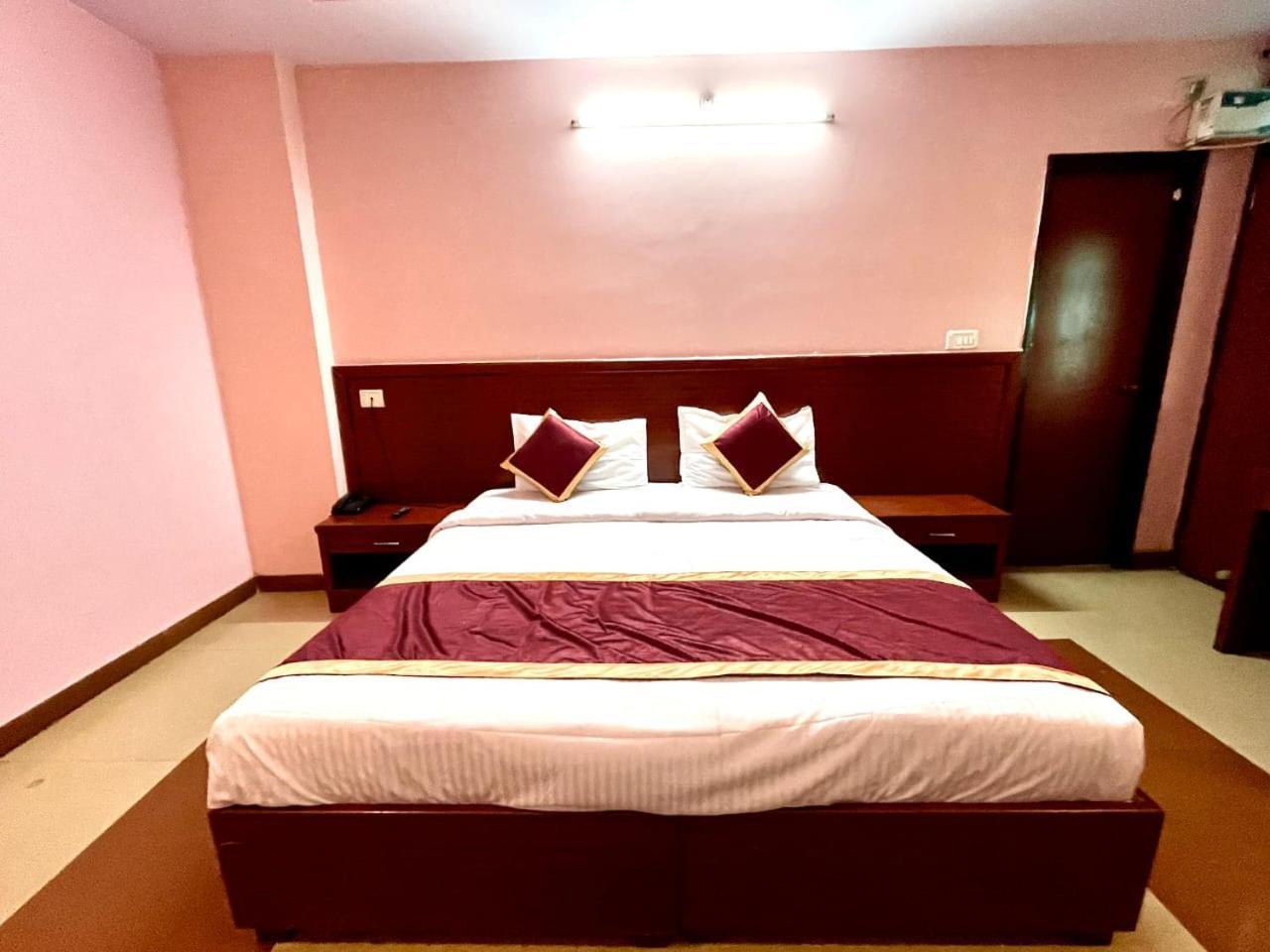 Saubhagya Inn By Kempinski Λάκναου Εξωτερικό φωτογραφία