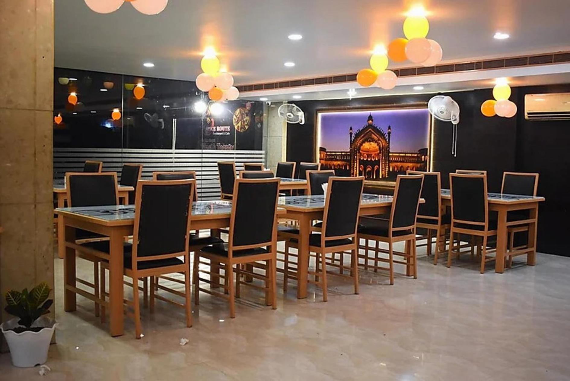 Saubhagya Inn By Kempinski Λάκναου Εξωτερικό φωτογραφία