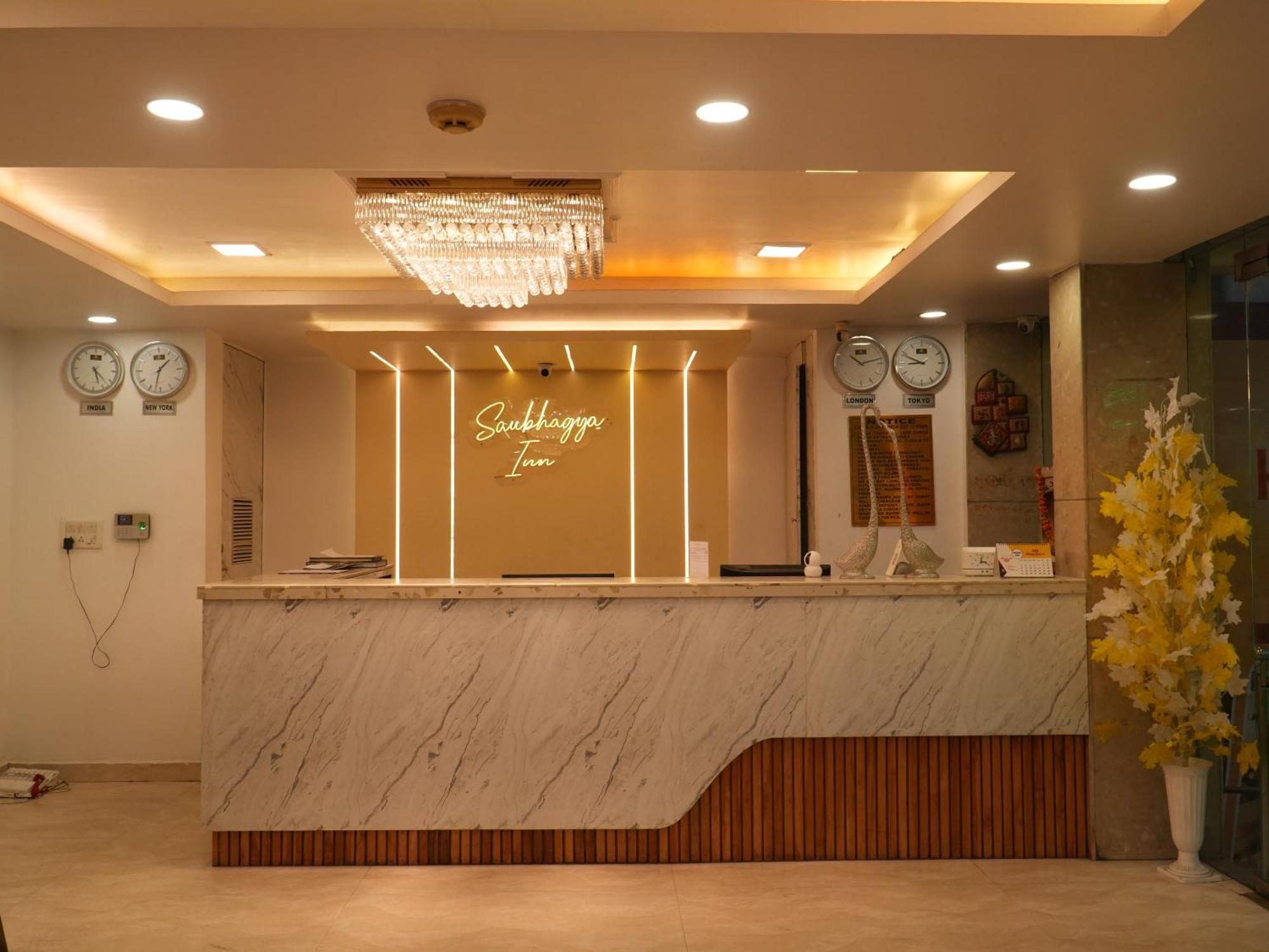 Saubhagya Inn By Kempinski Λάκναου Εξωτερικό φωτογραφία